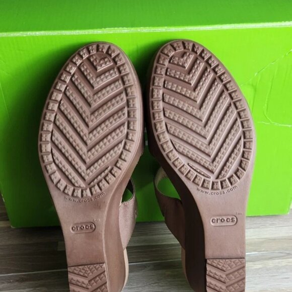 Crocs Leigh 2 Strap Wedge Sandals 11w Bronze Dual Comfort Women's Fashion Shoes - Picture 2 of 16